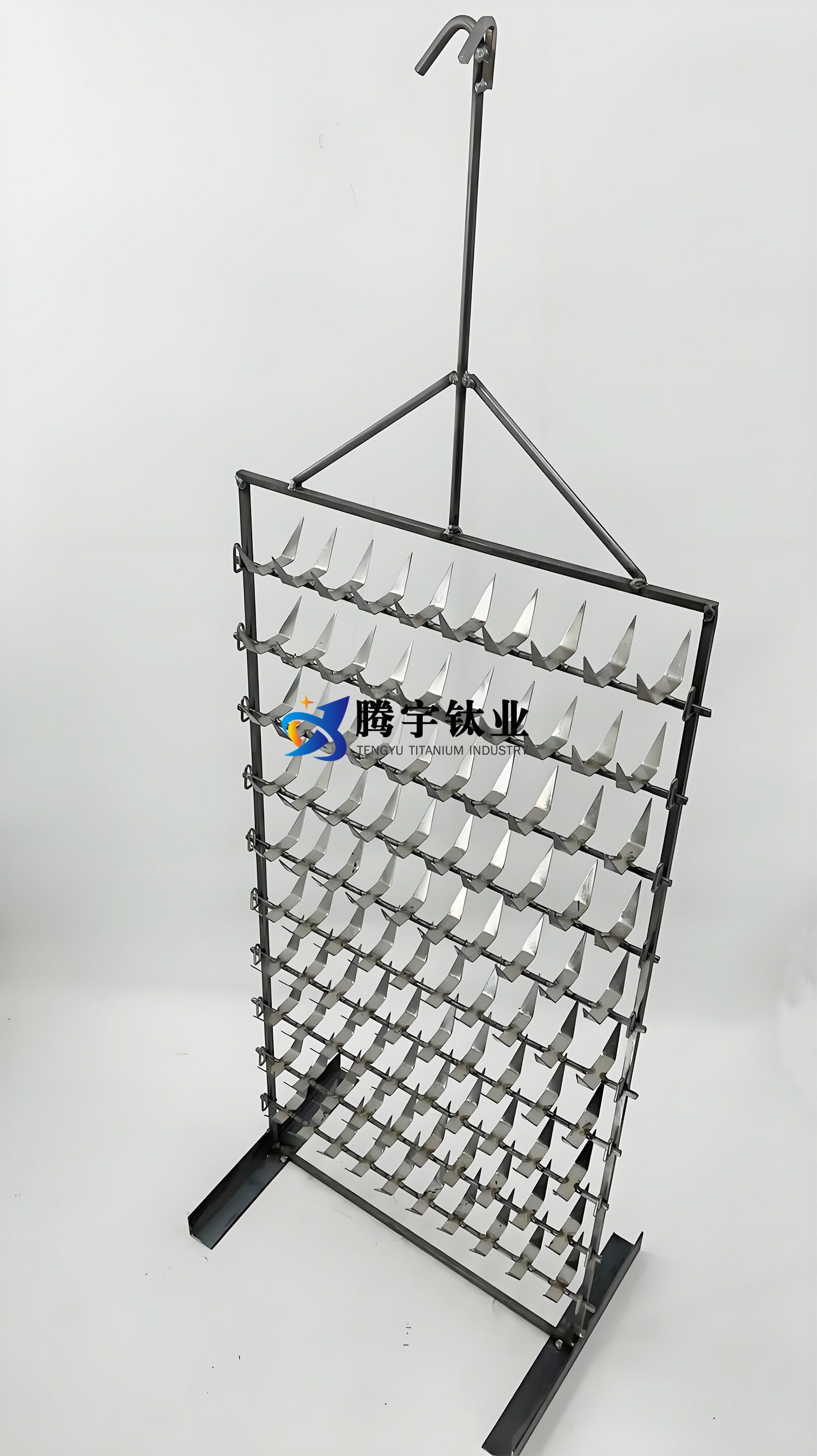 電鍍化工醫(yī)療等領(lǐng)域用鈦掛具的表面處理工藝與選型方法 電鍍化工醫(yī)療等領(lǐng)域用鈦掛具的表面處理工藝與選型方法